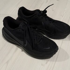 Nike Women's Black Sneakers